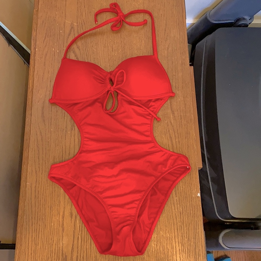 Brand New Sexy VENUS Swimsuit size 8